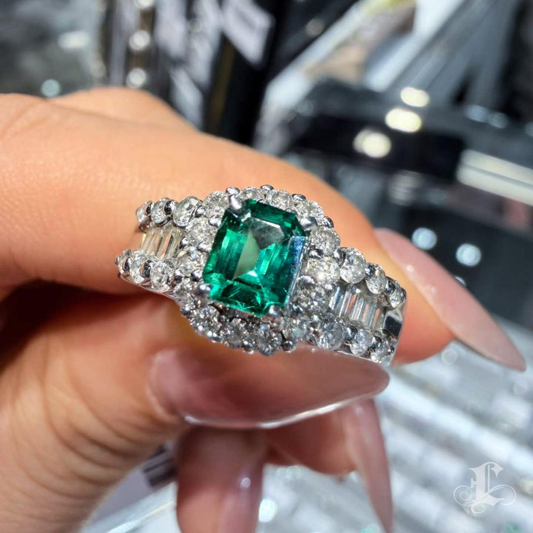 GIA zertifizierter 0,47ct ölfreier Smaragd Diamant 18K Weißgold Ring 2