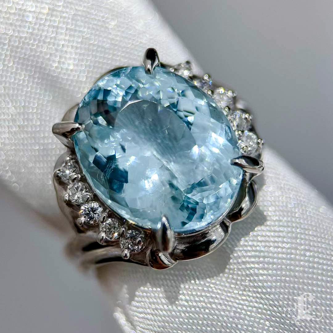 Women's 【Énigma】Glacial Flame 6.5ct Saint Maria Aquamarine Diamond Ring For Sale