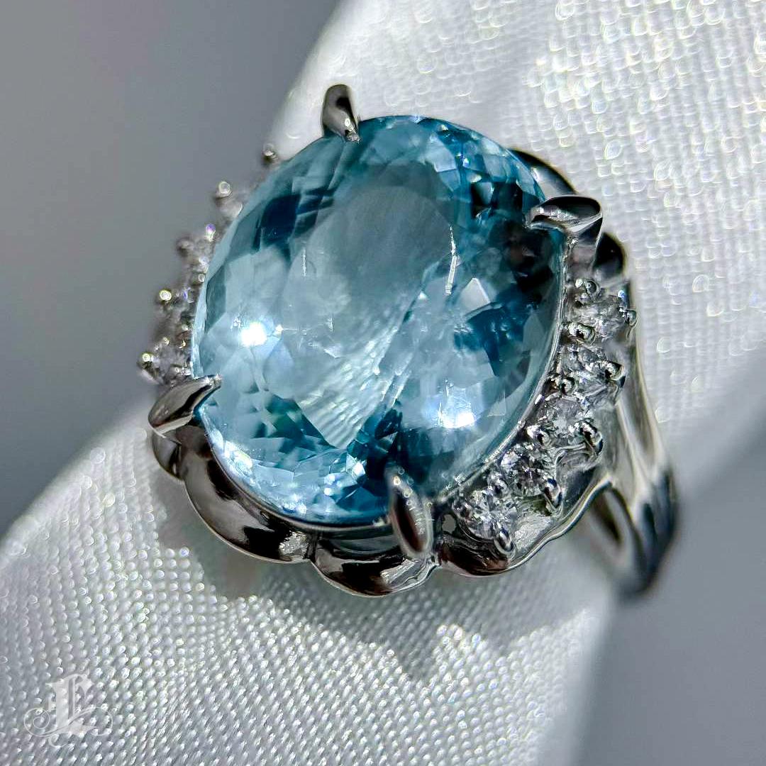 【Énigma】Glacial Flame 6.5ct Saint Maria Aquamarine Diamond Ring For Sale 2