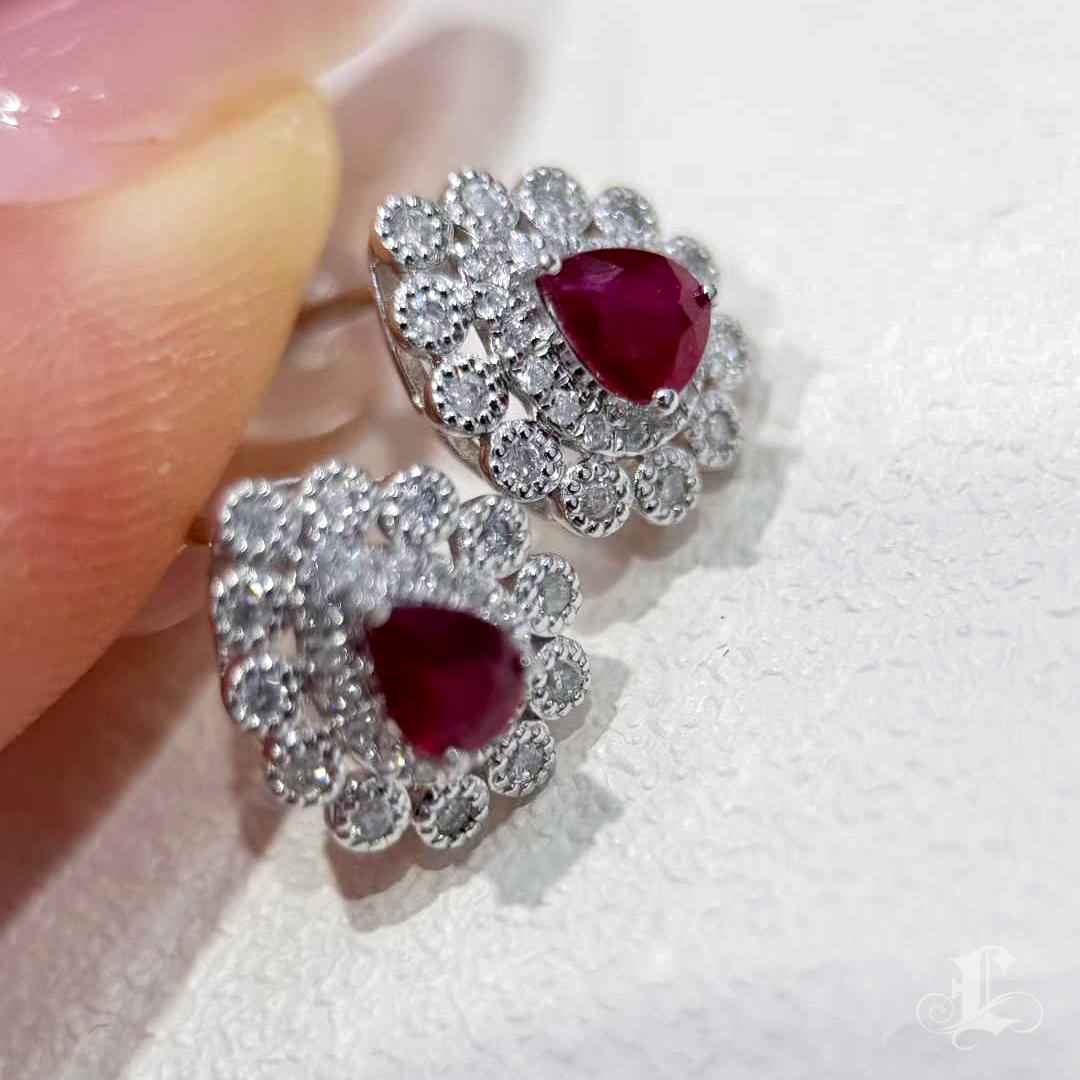 【Énigma】GRM Certified Scarlet Dewdrop 0.56ct Ruby and Diamond Halo Earrings For Sale 1