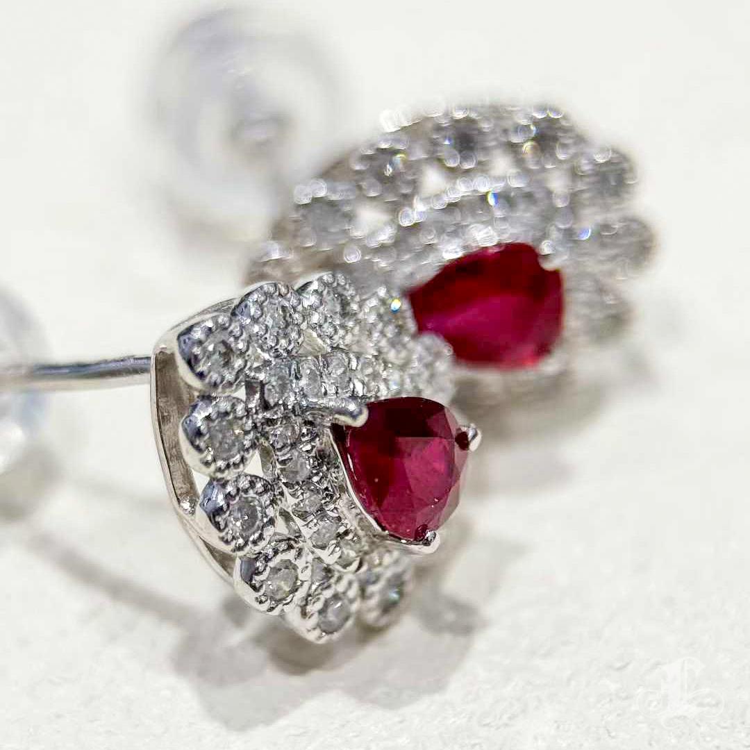 【Énigma】GRM Certified Scarlet Dewdrop 0.56ct Ruby and Diamond Halo Earrings For Sale 2