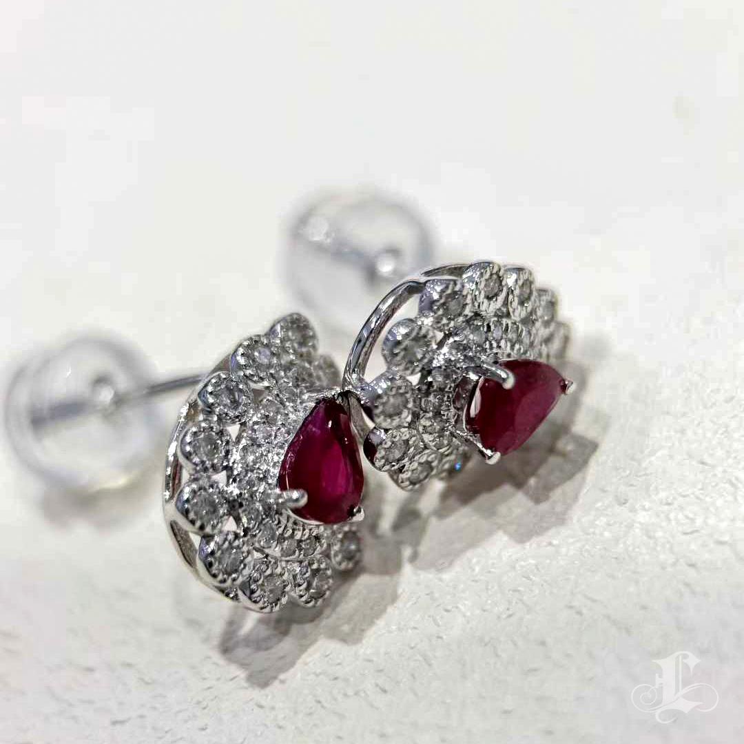 【Énigma】GRM Certified Scarlet Dewdrop 0.56ct Ruby and Diamond Halo Earrings For Sale 3