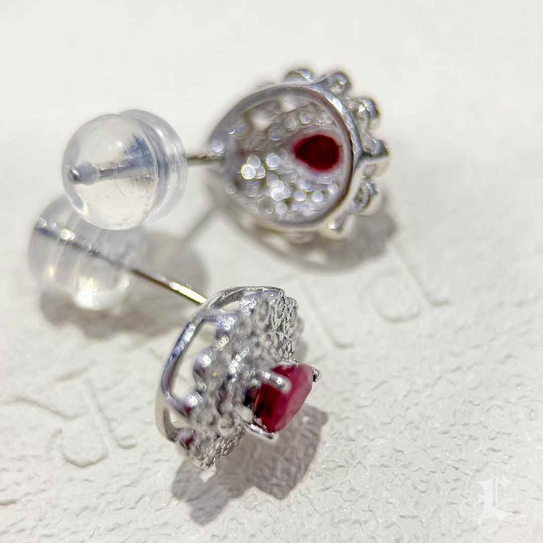 【Énigma】GRM Certified Scarlet Dewdrop 0.56ct Ruby and Diamond Halo Earrings For Sale 4