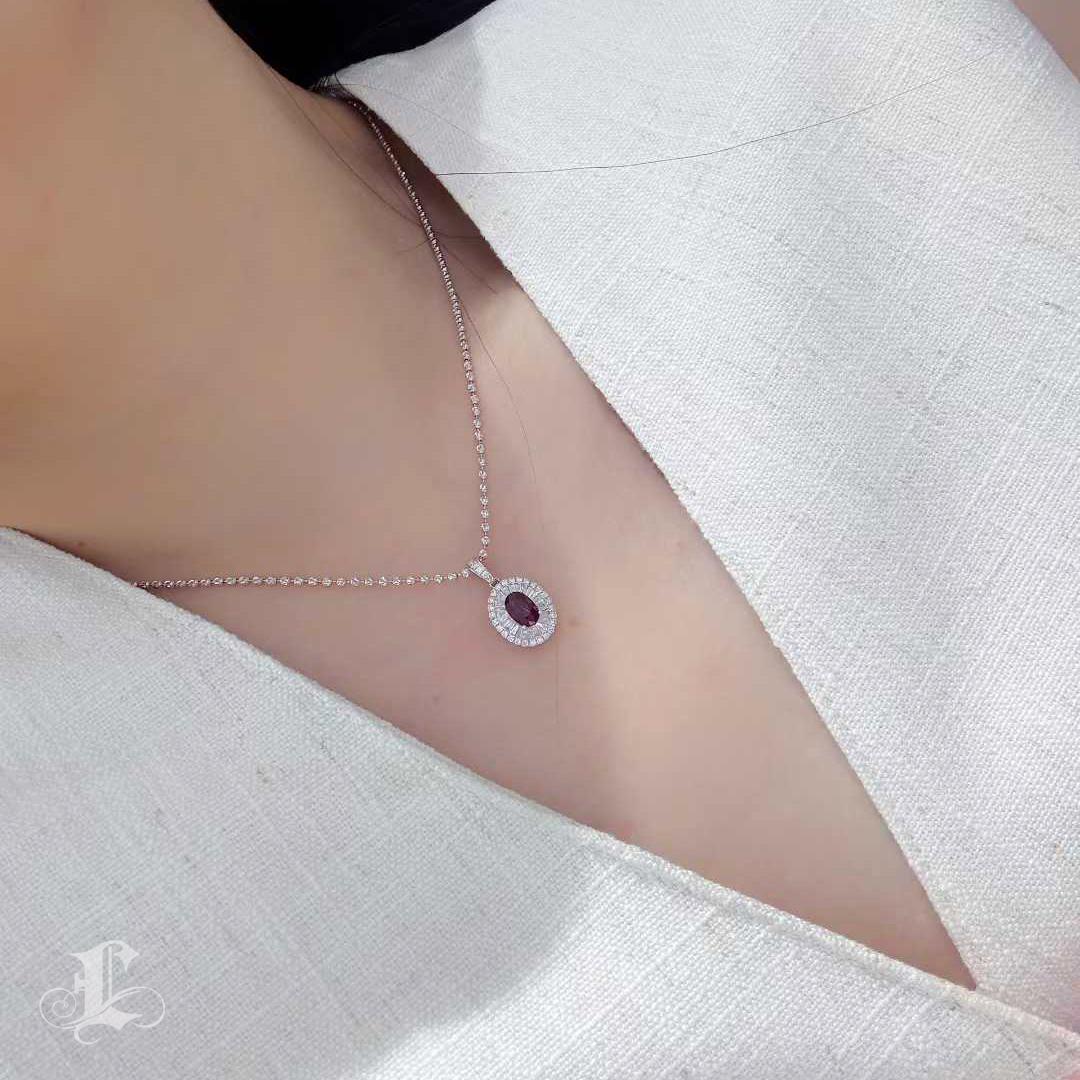 【Énigma】GUILD Certificado 0.71ct Royal Aura Pigeon Blood Ruby Halo Pendant Corte brillante en venta