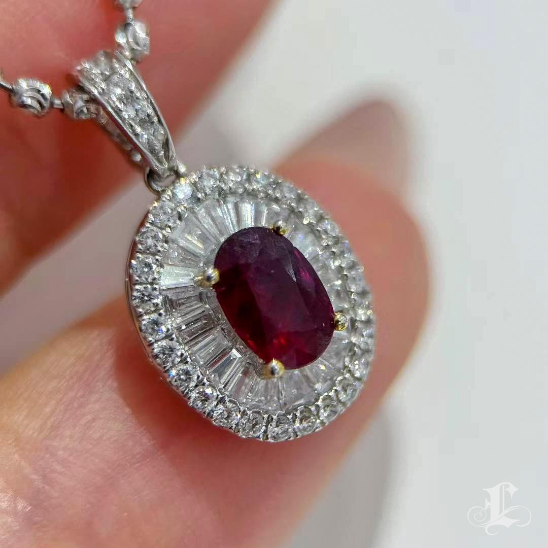 【Énigma】GUILD Certificado 0.71ct Royal Aura Pigeon Blood Ruby Halo Pendant en venta 1