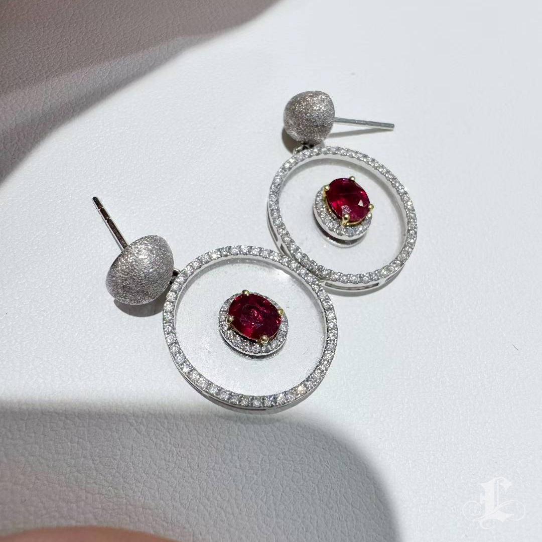 【Énigma】GUILD Certified Celestial Orbit Pigeon’s Blood Ruby Floating Earrings For Sale 5