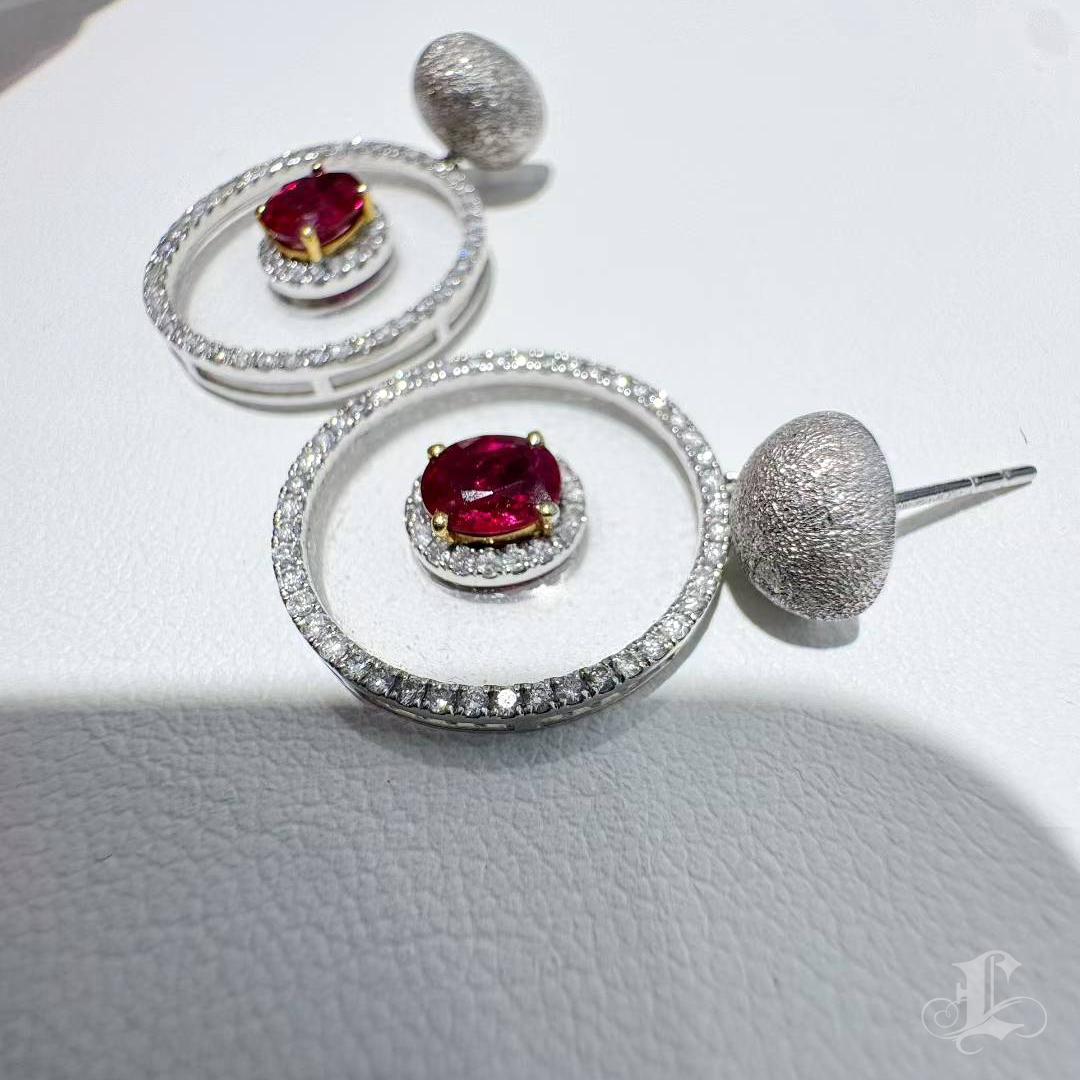 【Énigma】GUILD Certified Celestial Orbit Pigeon’s Blood Ruby Floating Earrings For Sale 4