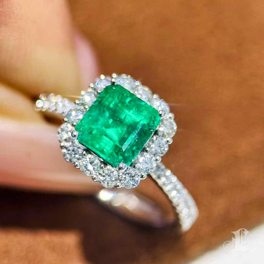 【Énigma】GUILD Bague certifiée Muzo Verdant Green Emerald & Diamond - 1.33ct Pour femmes en vente
