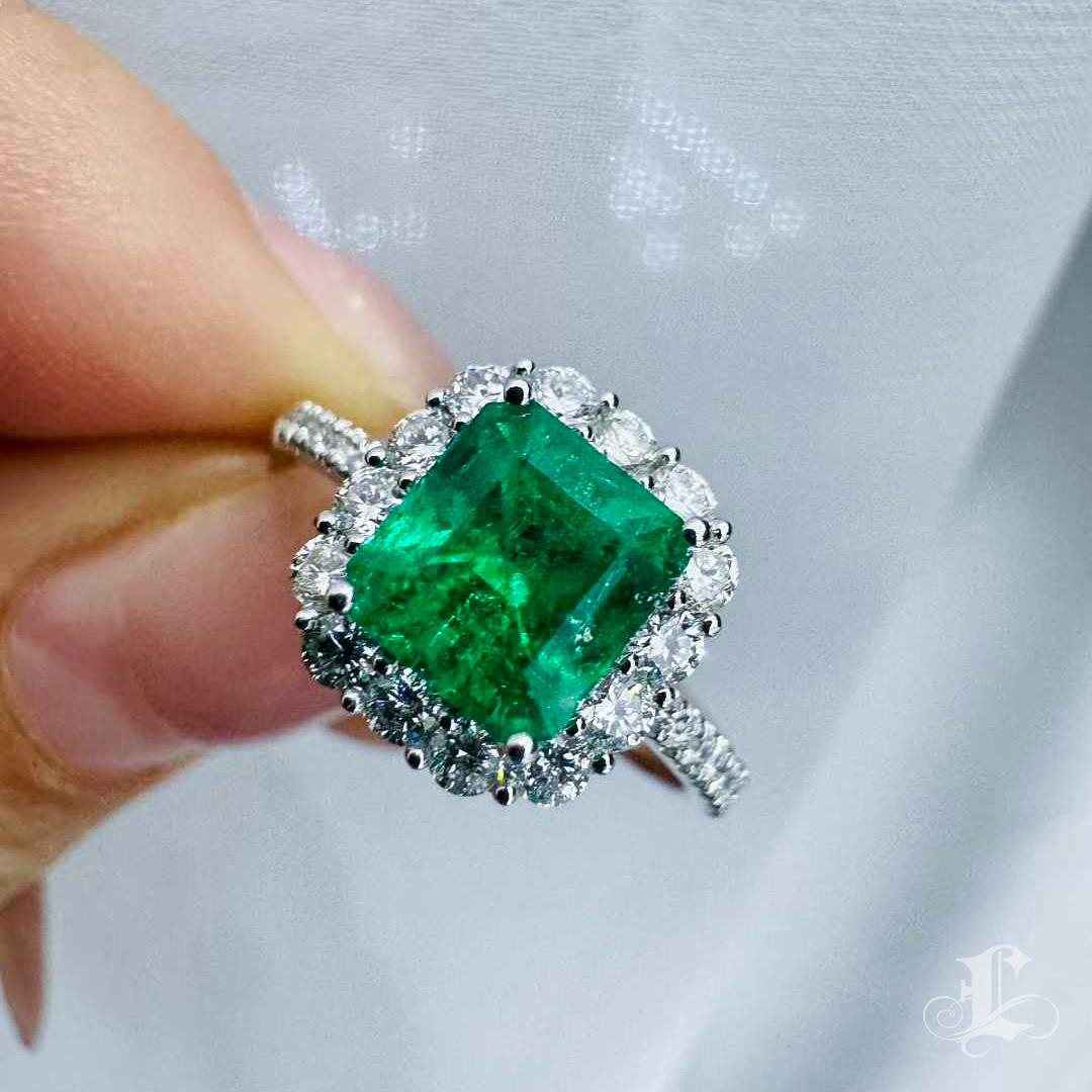 【Énigma】GUILD Bague certifiée Muzo Verdant Green Emerald & Diamond - 1.33ct en vente 3