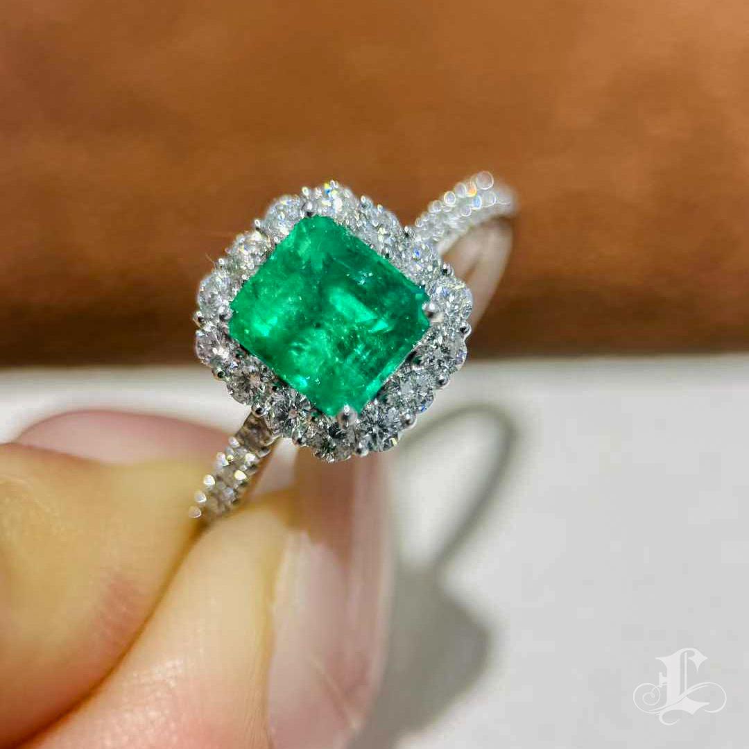 【Énigma】GUILD Bague certifiée Muzo Verdant Green Emerald & Diamond - 1.33ct en vente 4