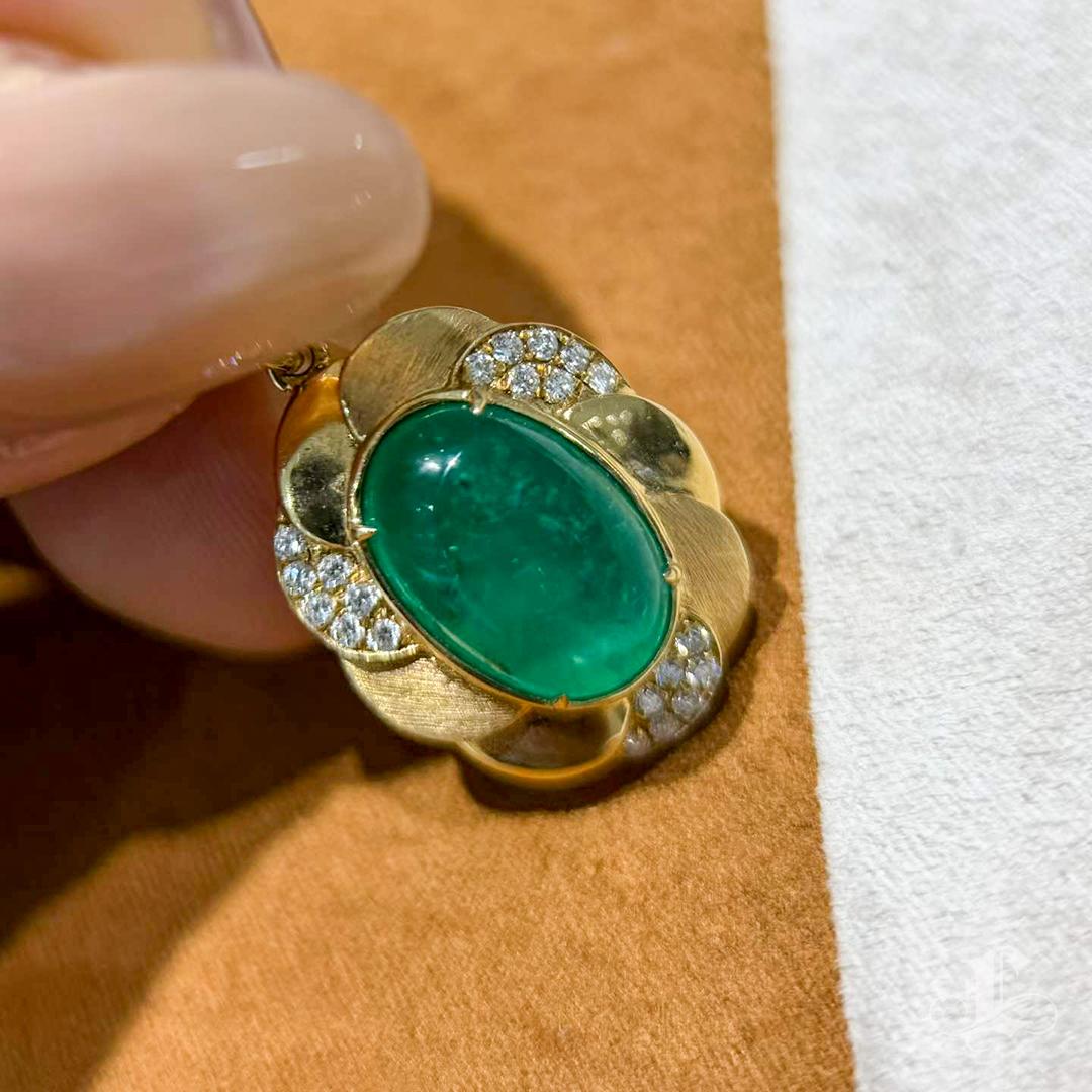 Ciondolo con smeraldo colombiano e diamante certificato Verdant Bloom 5,05 ct. in vendita 3