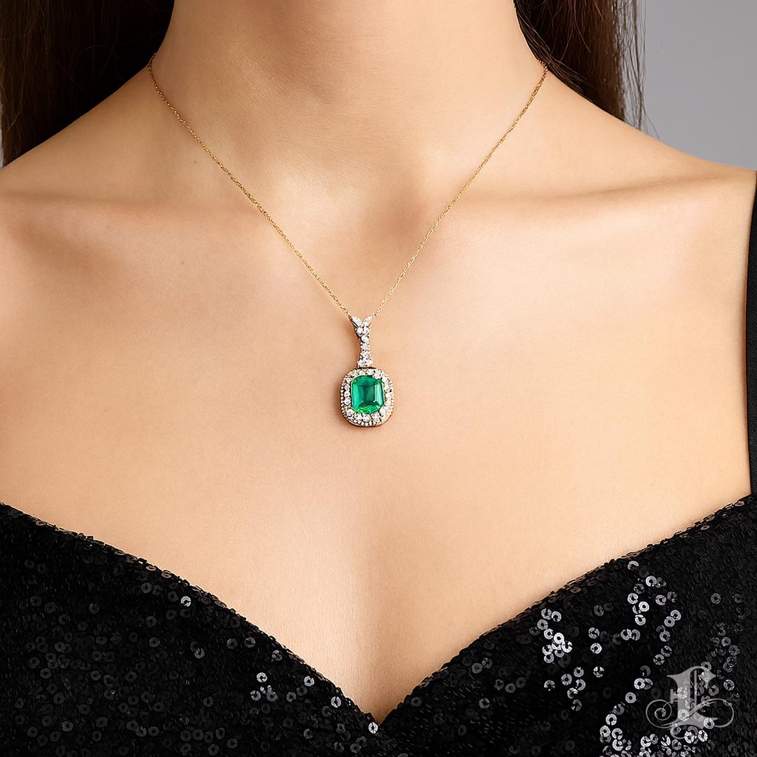 【Énigma】GUILD Certificado Verdant Empress Vivid Collar Halo de Diamantes Esmeralda Corte esmeralda en venta