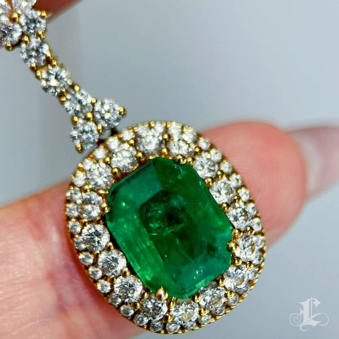 De las mujeres 【Énigma】GUILD Certificado Verdant Empress Vivid Collar Halo de Diamantes Esmeralda en venta