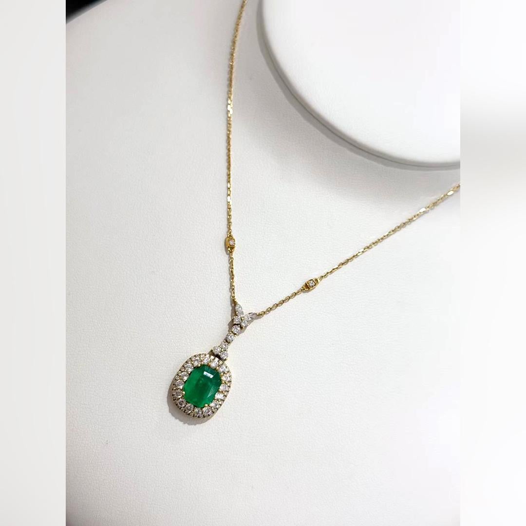 【Énigma】GUILD Certificado Verdant Empress Vivid Collar Halo de Diamantes Esmeralda en venta 4