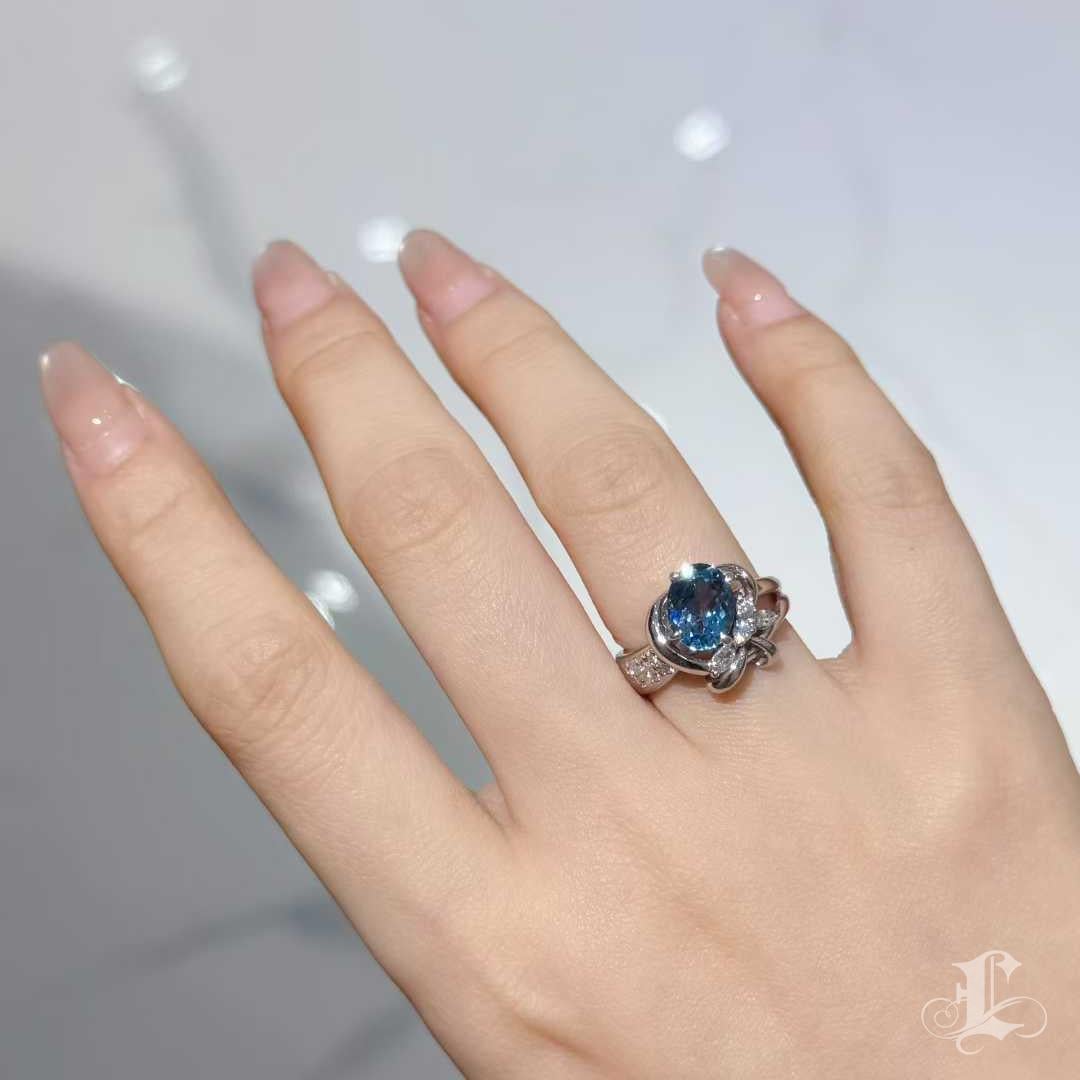 Taglio brillante Anello di diamanti con acquamarina di Saint Maria in vendita