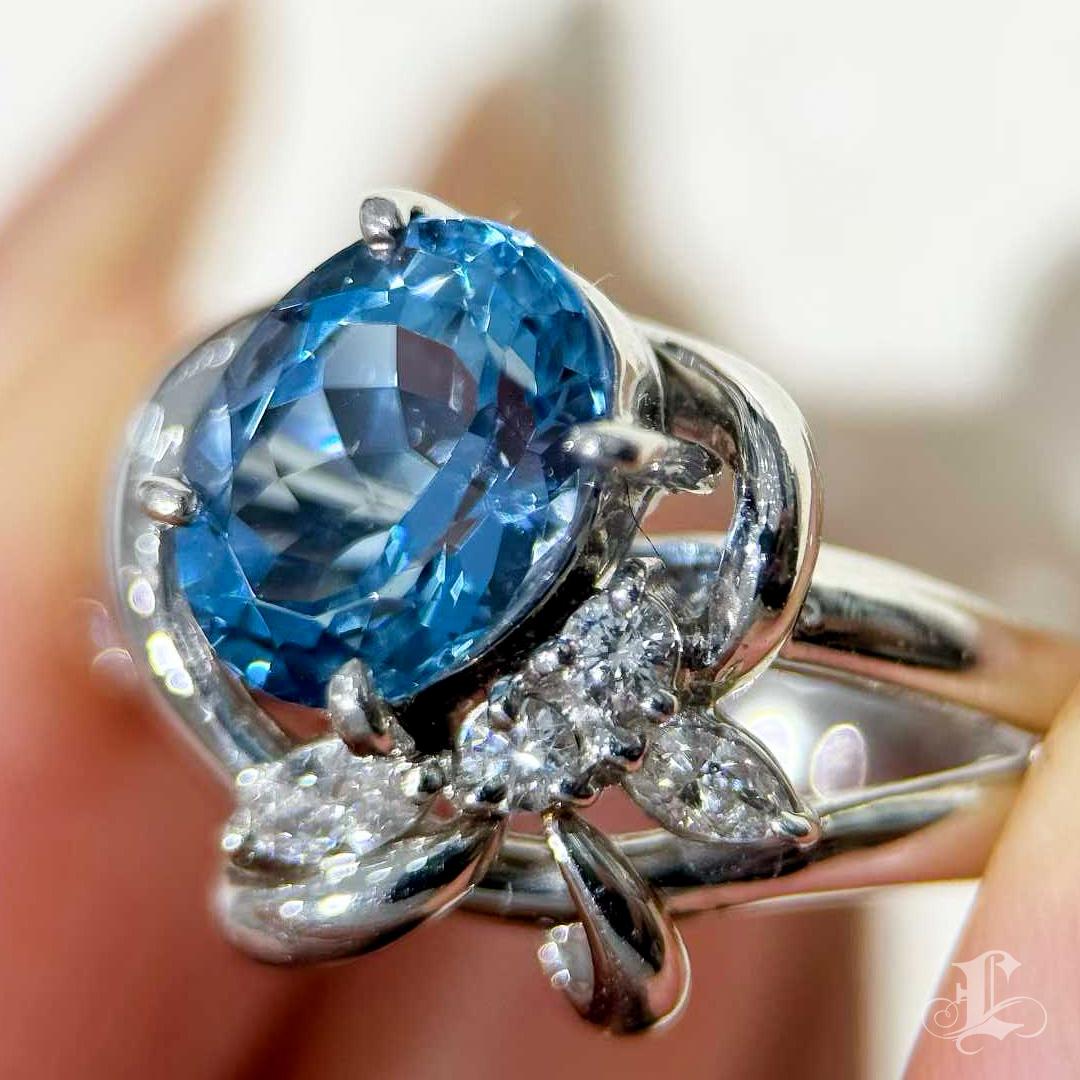 Anello di diamanti con acquamarina di Saint Maria In condizioni Nuovo in vendita a New York, NY