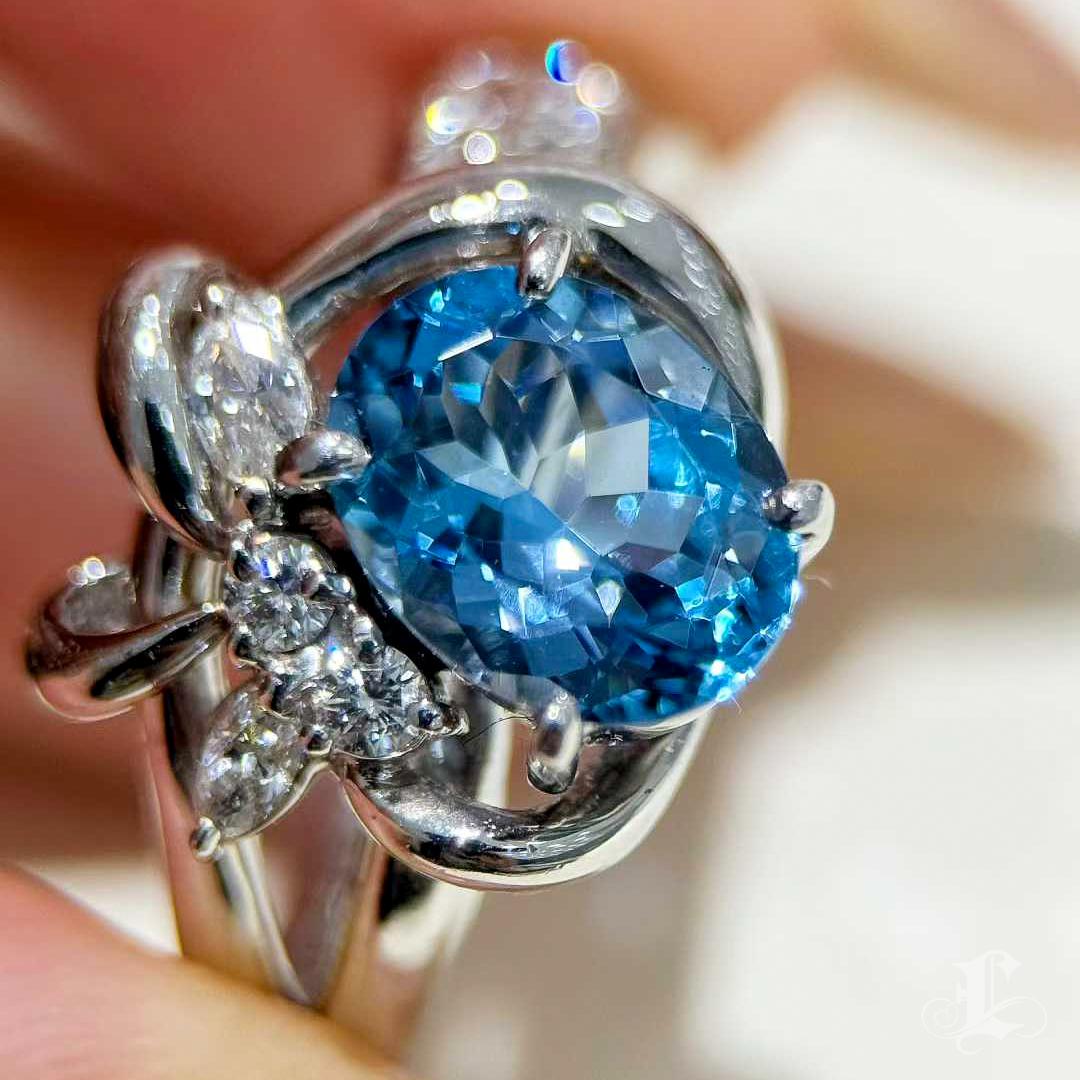 Anello di diamanti con acquamarina di Saint Maria in vendita 1