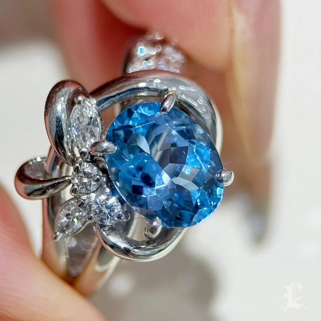 Anello di diamanti con acquamarina di Saint Maria in vendita 2