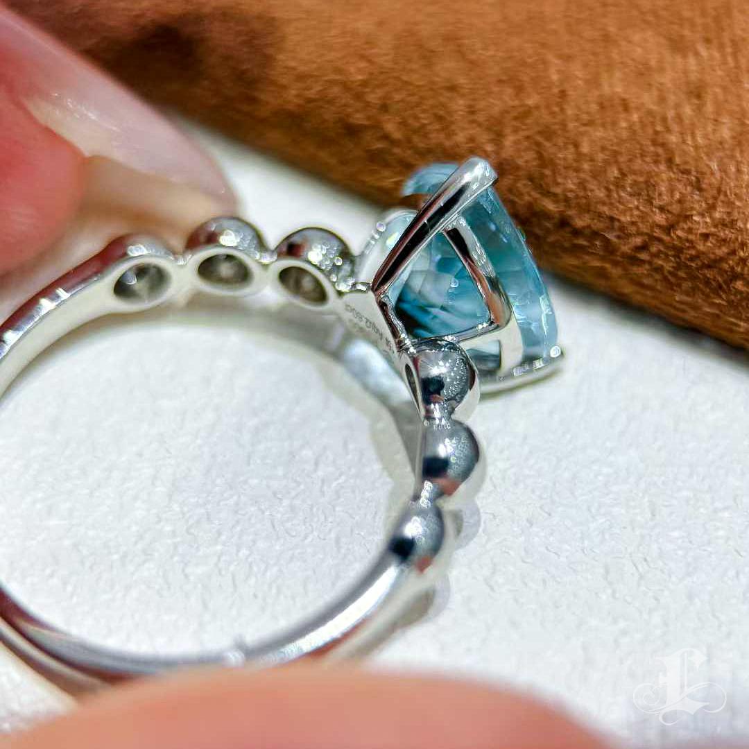 【Énigma】Heart's Ocean Bague en or blanc 18 carats avec aigue-marine taillée en cœur de 2,6ct en vente 3