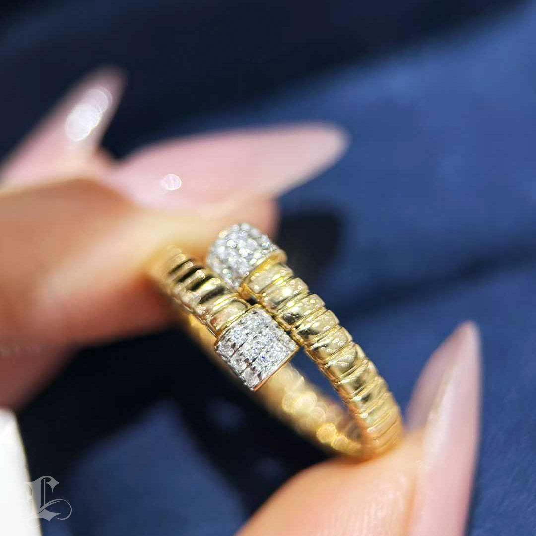 【Énigma】Italian Flexible Diamond Ring in 18K Gold, 0.18ct Pour femmes en vente