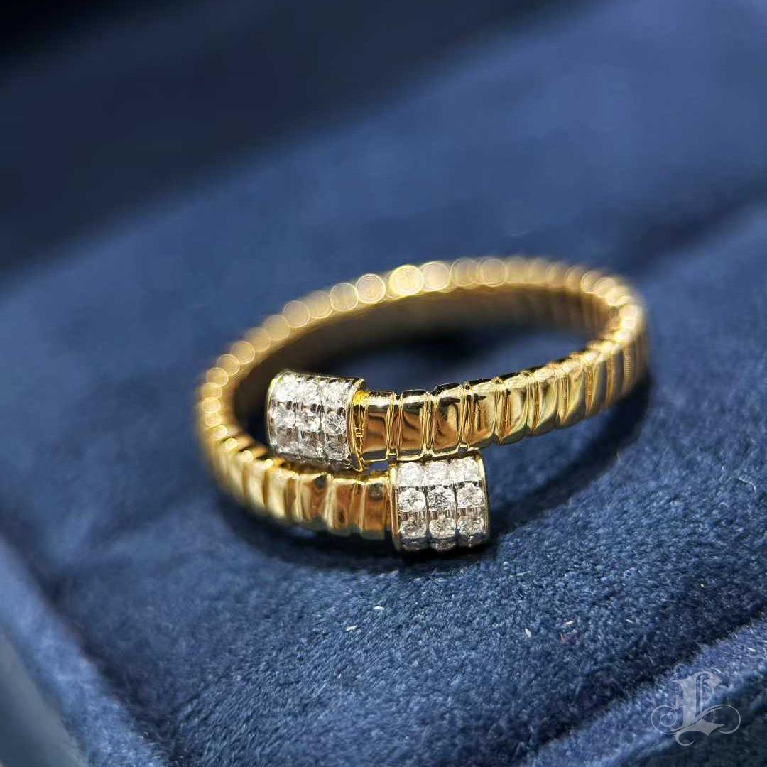 【Énigma】Italian Flexible Diamond Ring in 18K Gold, 0.18ct en vente 2
