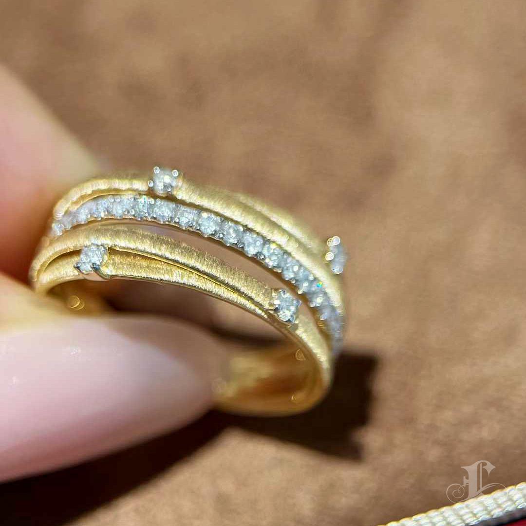 【Énigma】Italienischer Matte Gold Flow Ring mit 0,25ct Diamanten in 18K Damen im Angebot