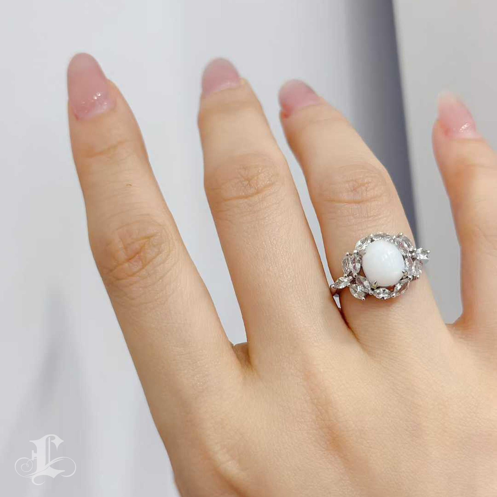 【Énigma】Ivory Bloom 3,57ct Riesenmuschel Perle & Weißer Saphir Ring (Ungeschliffen) im Angebot