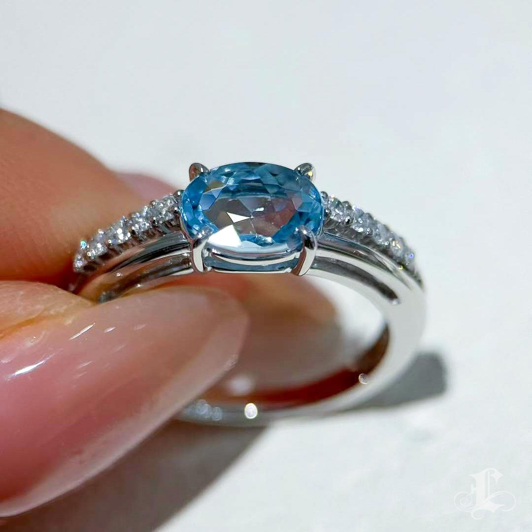 【Énigma】Lumière Fine Petite 0.97ct Saint Maria Aquamarine & Diamond Ring In New Condition For Sale In New York, NY