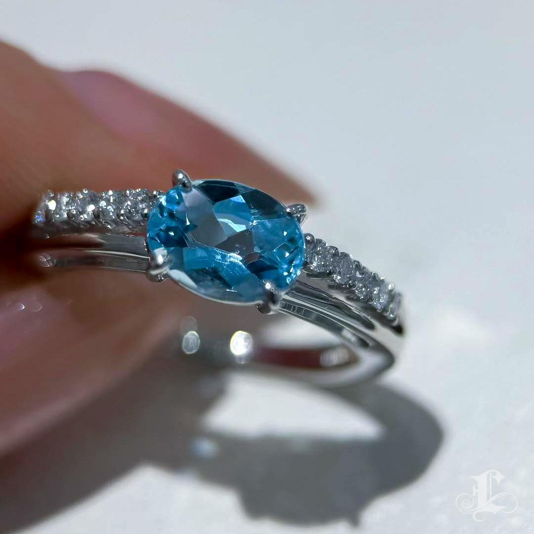 Women's 【Énigma】Lumière Fine Petite 0.97ct Saint Maria Aquamarine & Diamond Ring For Sale