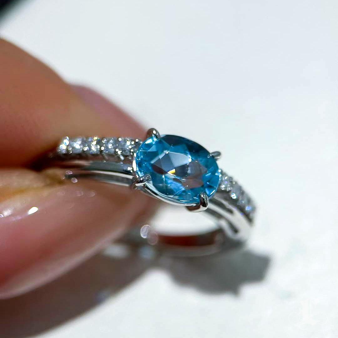 【Énigma】Lumière Fine Petite 0.97ct Saint Maria Aquamarine & Diamond Ring For Sale 1