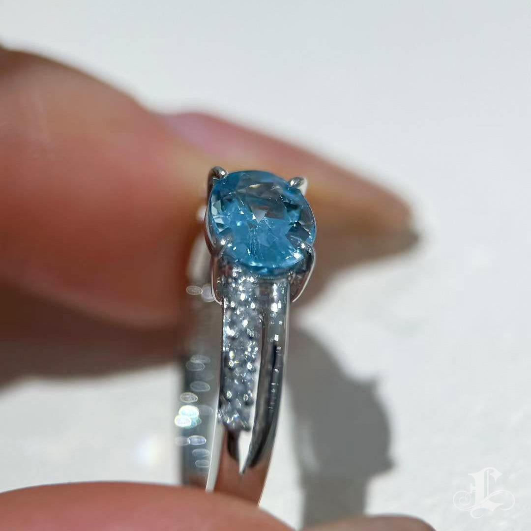【Énigma】Lumière Fine Petite 0.97ct Saint Maria Aquamarine & Diamond Ring For Sale 3