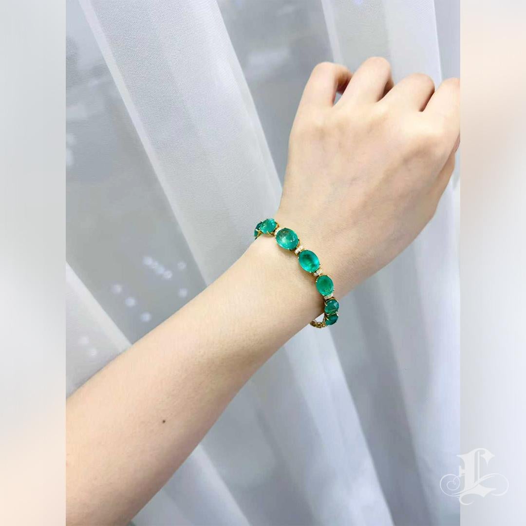 Oval Cut 【Énigma】Majestic Emerald Bracelet — 23.78ct Vivid Green Emeralds with Diamonds For Sale