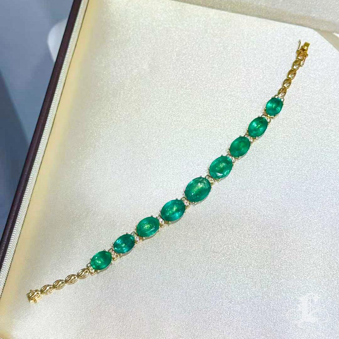 Women's 【Énigma】Majestic Emerald Bracelet — 23.78ct Vivid Green Emeralds with Diamonds For Sale