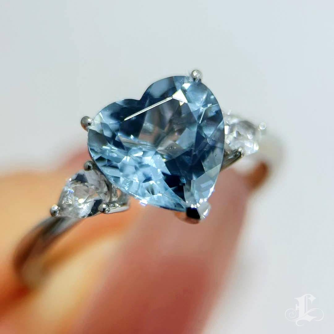 【Énigma】Ocean Heartbeat Santa Maria Aquamarine Platinum Ring For Sale 1