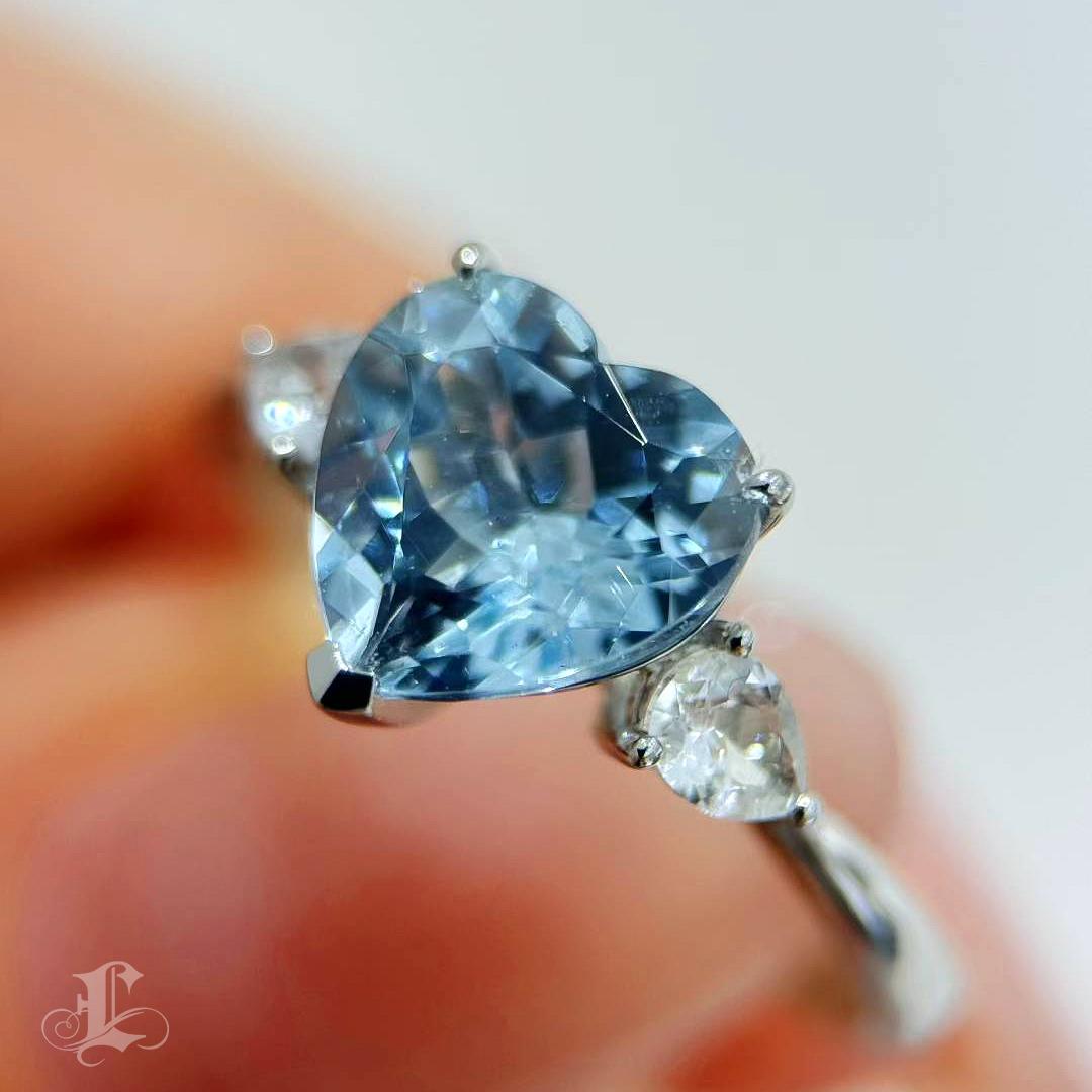 【Énigma】Ocean Heartbeat Santa Maria Aquamarine Platinum Ring For Sale 2