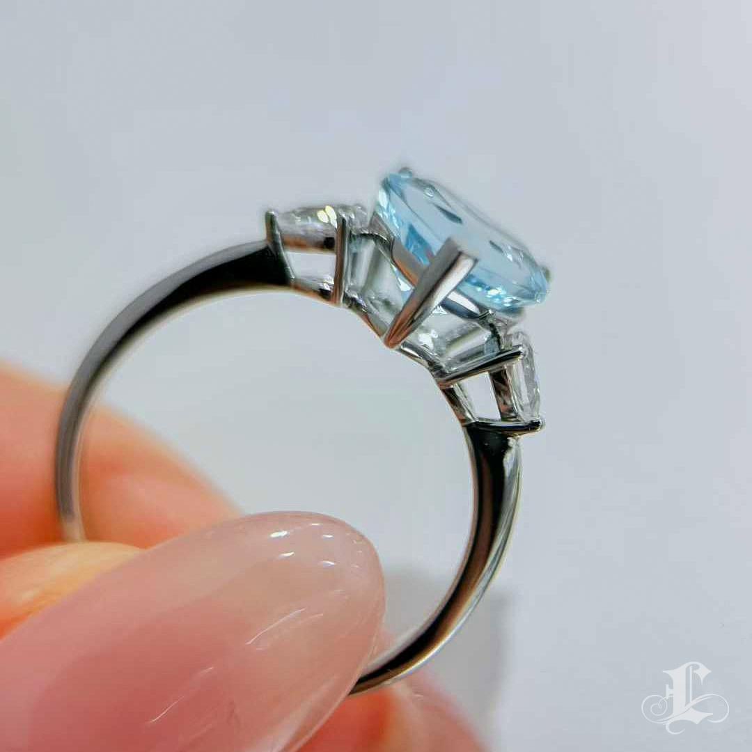 【Énigma】Ocean Heartbeat Santa Maria Aquamarine Platinum Ring For Sale 3