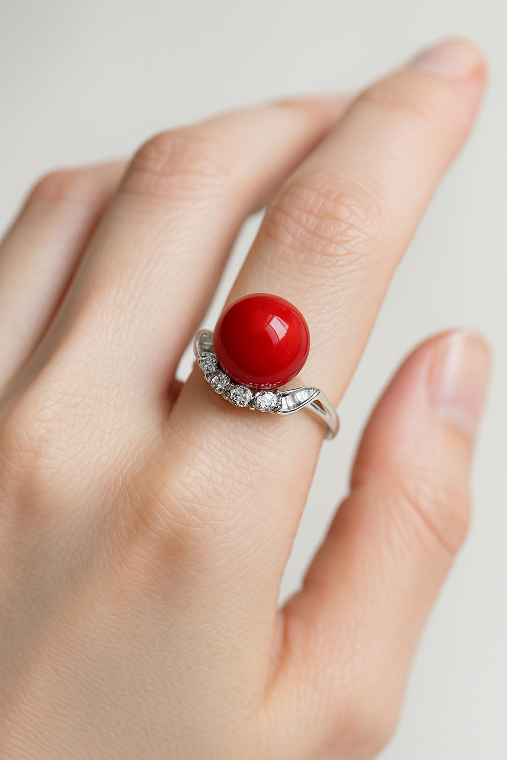 【Énigma】Único Anillo de Diamantes de Coral Natural Aka Llama de Oxblood Corte redondo en venta