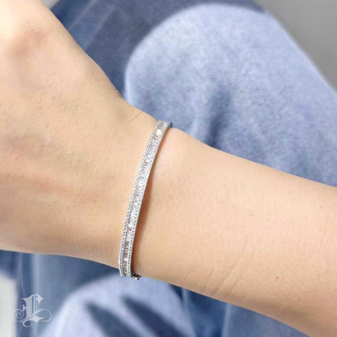 【Énigma】Brazalete baguette de diamantes de 1,2 ct en platino Corte baguette en venta