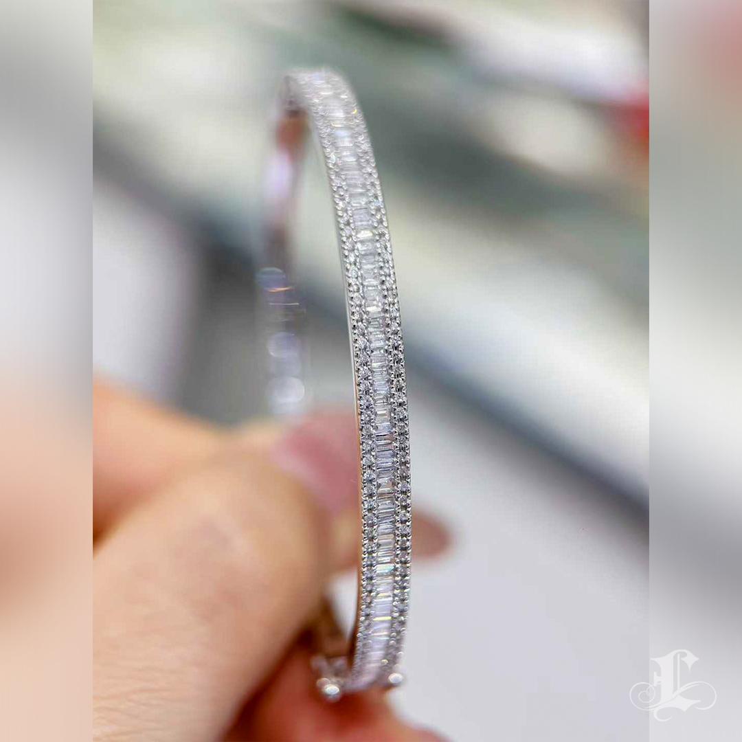 De las mujeres 【Énigma】Brazalete baguette de diamantes de 1,2 ct en platino en venta