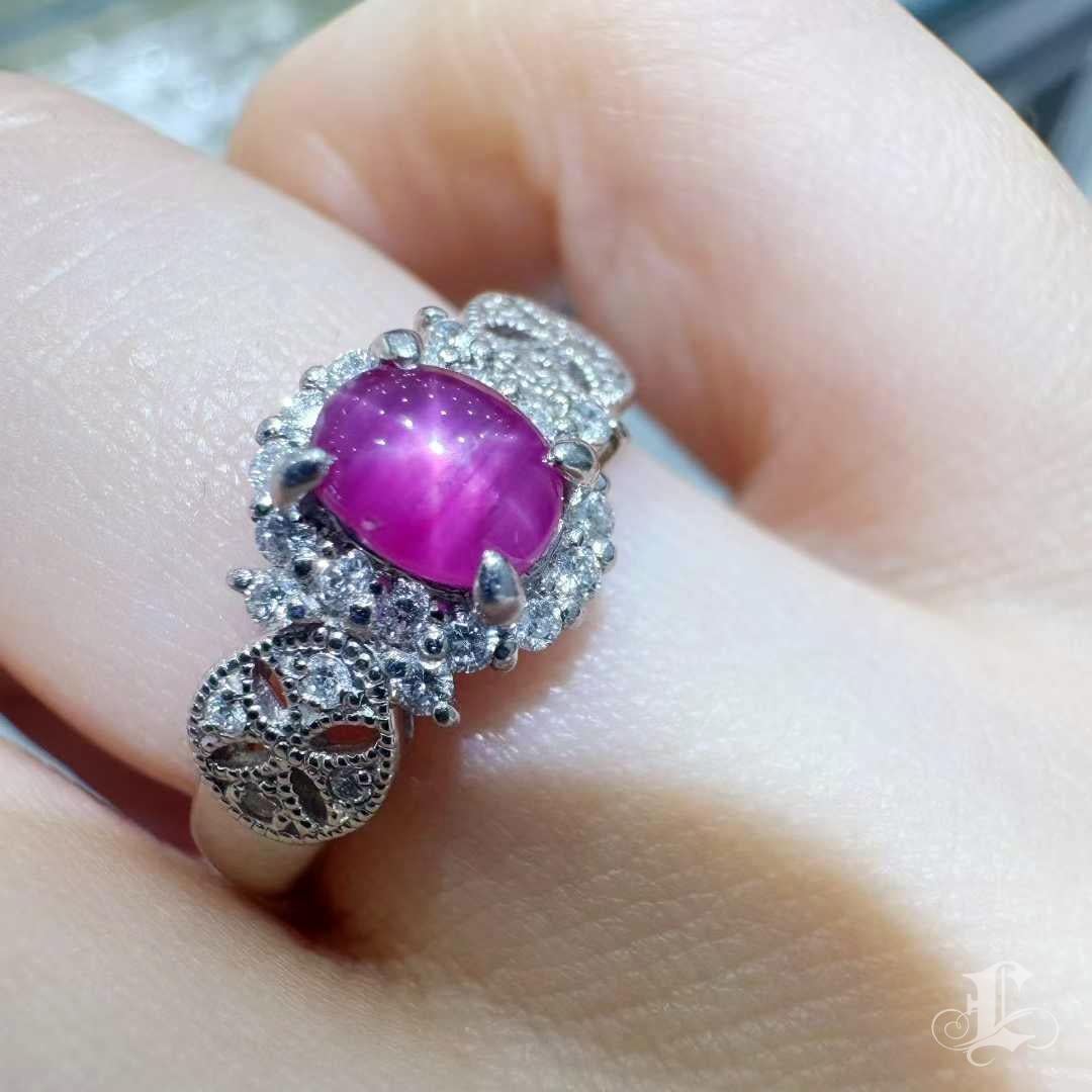 【Énigma】Platin Stern Rubin & Diamant Ring, 1.04ct Ungehärteter Cabochon im Angebot 1