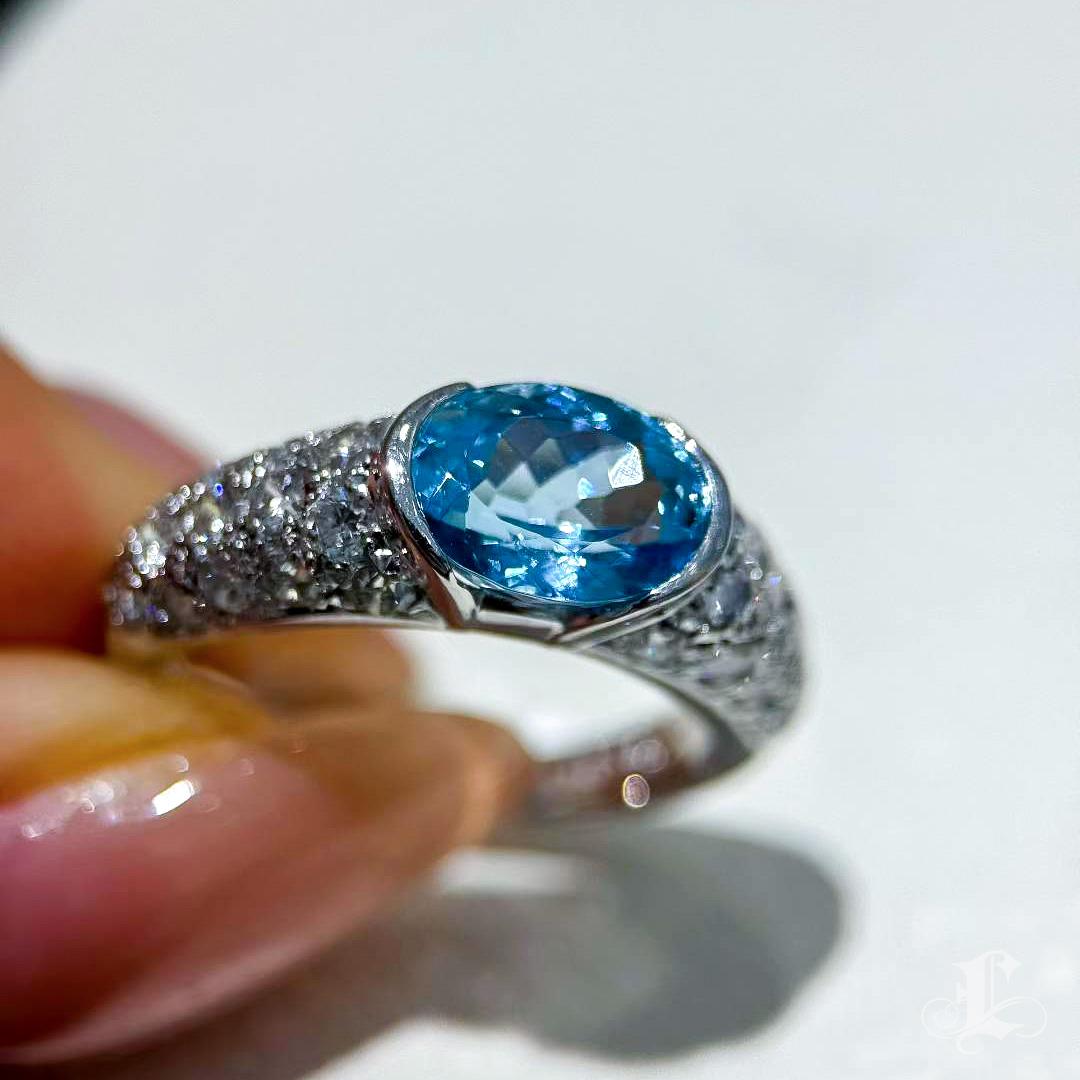 【Énigma】1.66ct Santa Maria Blue Aquamarine & Diamond Pavé Ring in Platinum For Sale 1