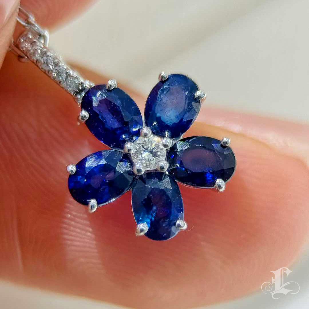 【Énigma】Sapphire Bloom - Königsblau 1.2ct Saphir Diamant Anhänger Halskette Damen im Angebot