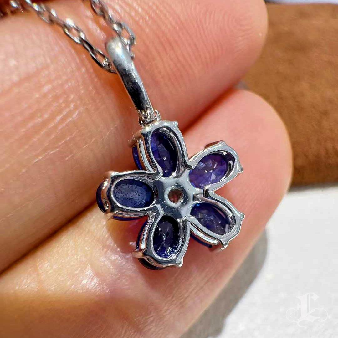 【Énigma】Sapphire Bloom - Königsblau 1.2ct Saphir Diamant Anhänger Halskette im Angebot 4