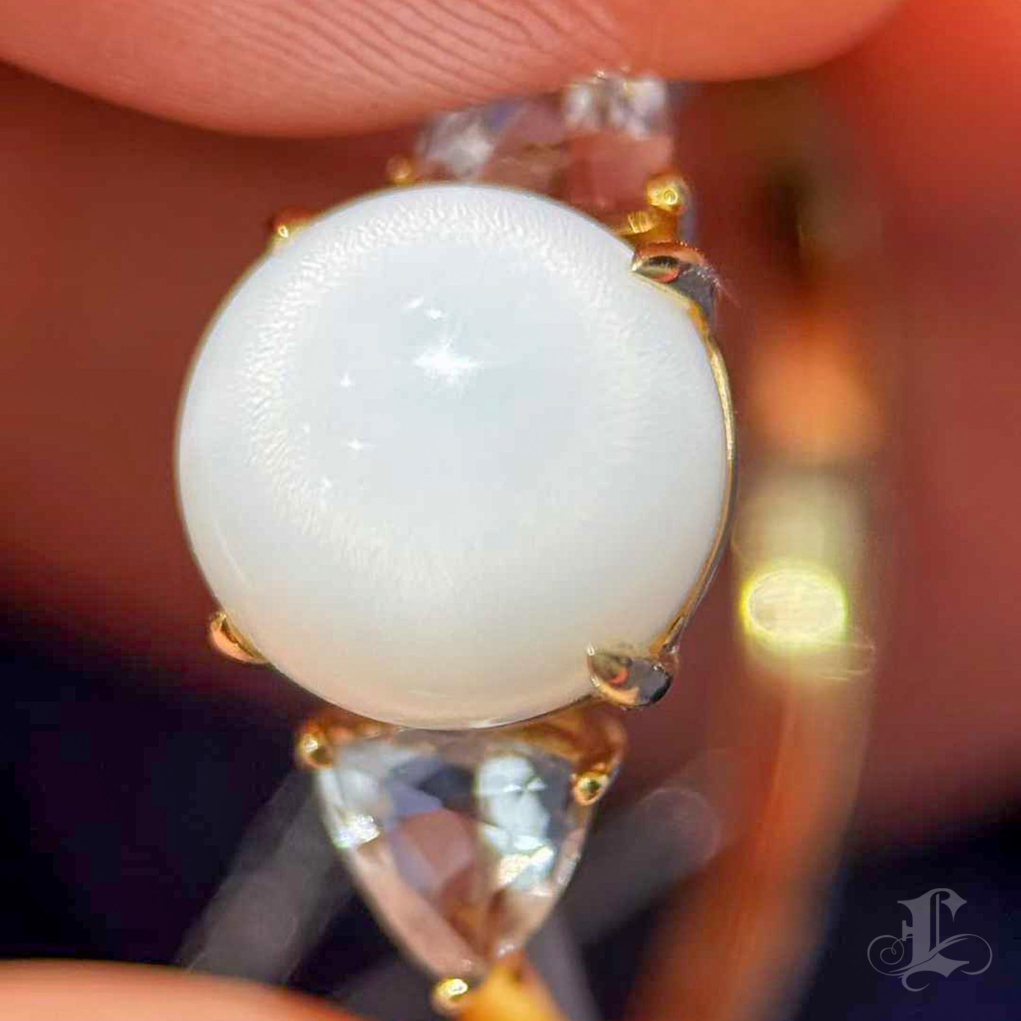 【Énigma】Aurora Silenziosa 3,3ct Perla Gigante e Zaffiro Bianco Anello in vendita 3
