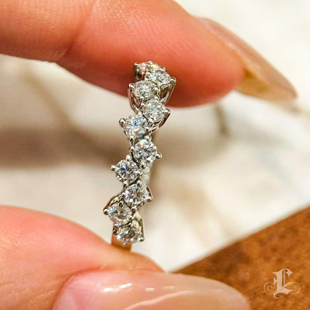 【Énigma】 TASAKI - Anello a fascia con diamante eternità in platino in vendita 1