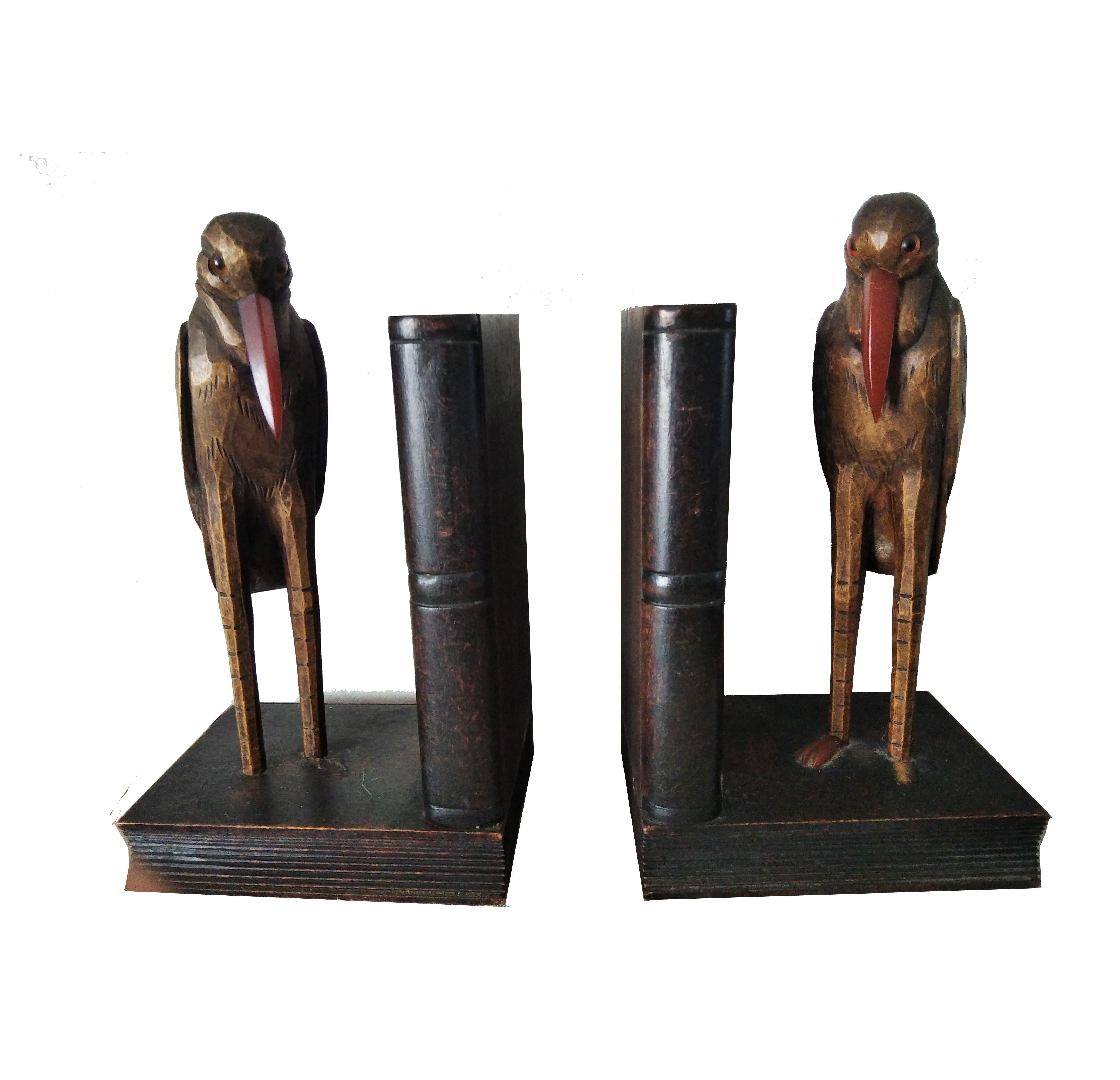 Rare Bookends, Humanized Ravens Carved in Wood Glass Eyes Enigmatic & Original In Good Condition For Sale In Mombuey, Zamora
