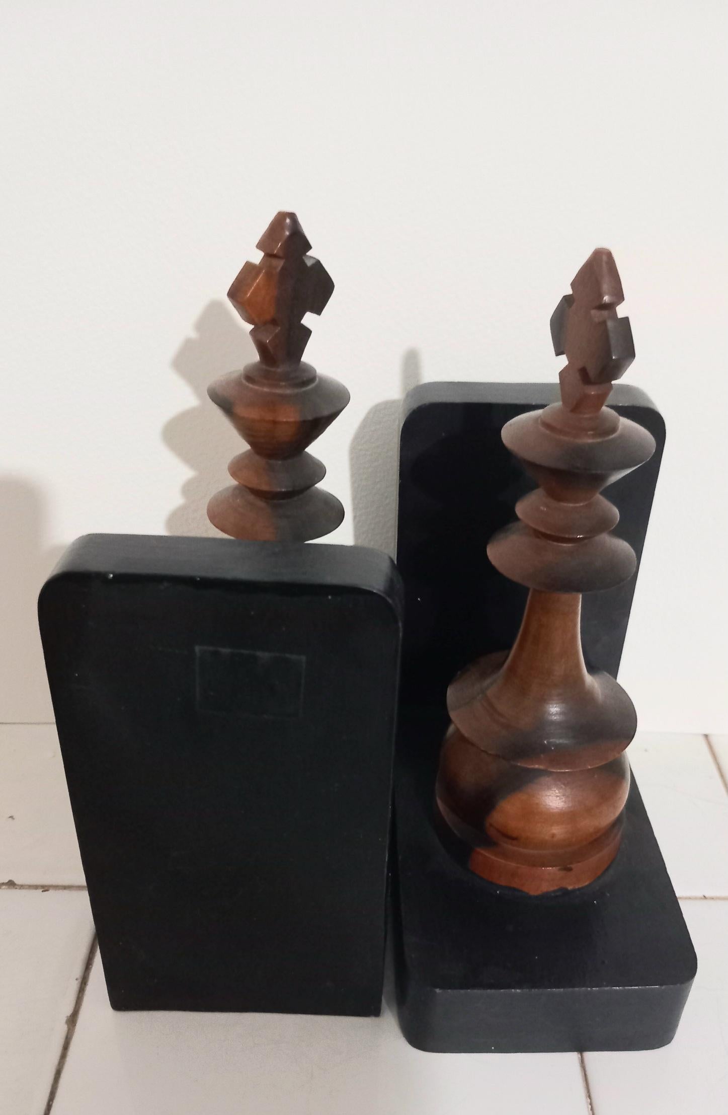 Bookends Chess Figures Carved in the Shape of The King, With Noble Wood Antique In Excellent Condition For Sale In Mombuey, Zamora