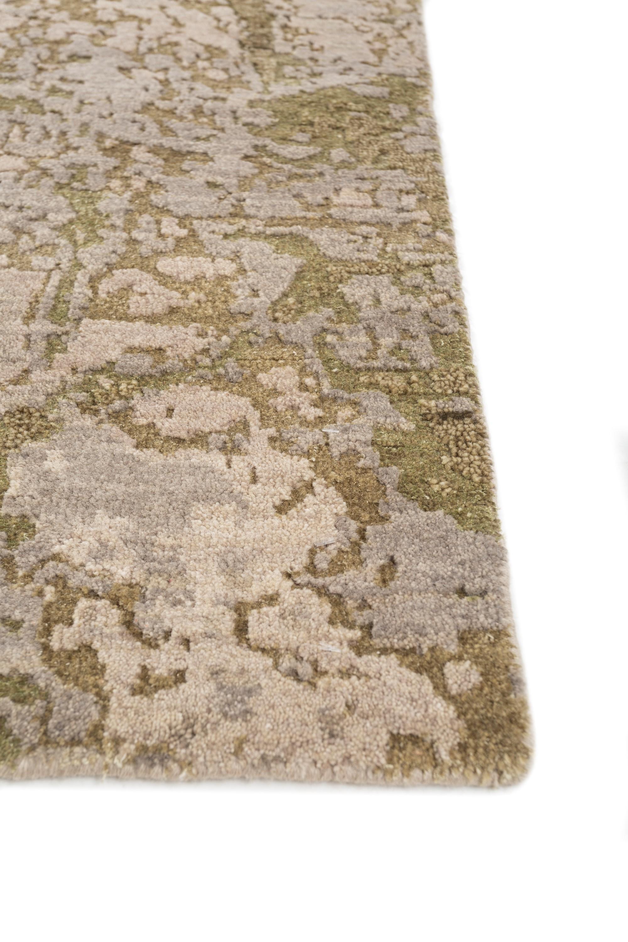 Dive into the understated luxury of this exquisite rug from our Aprezo collection that elevates the essence of sophistication in your living space. The defining feature lies in its intricate pattern, which creates a captivating textural effect. A