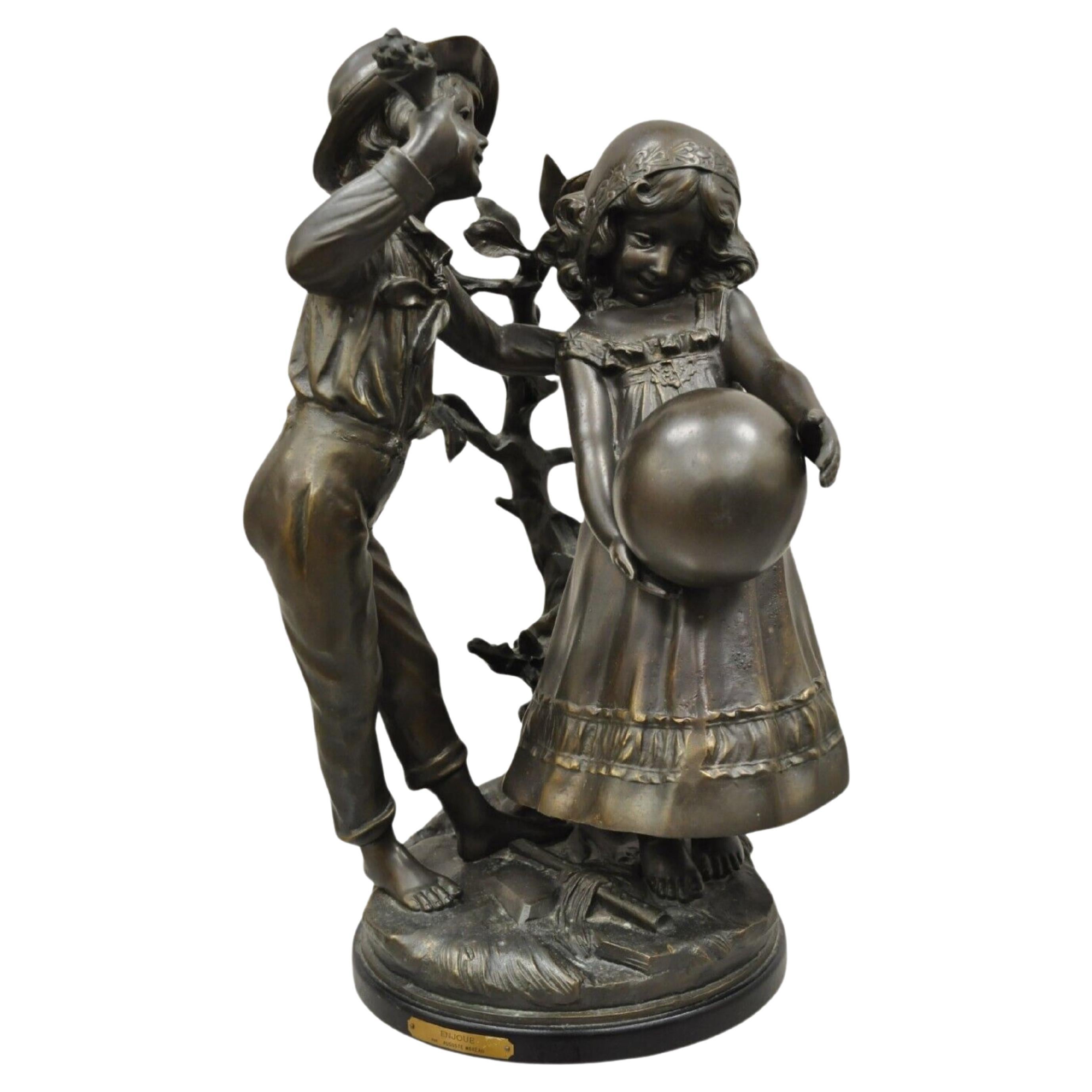 Sculpture de statue garçon et fille en bronze d'après Auguste Moreau