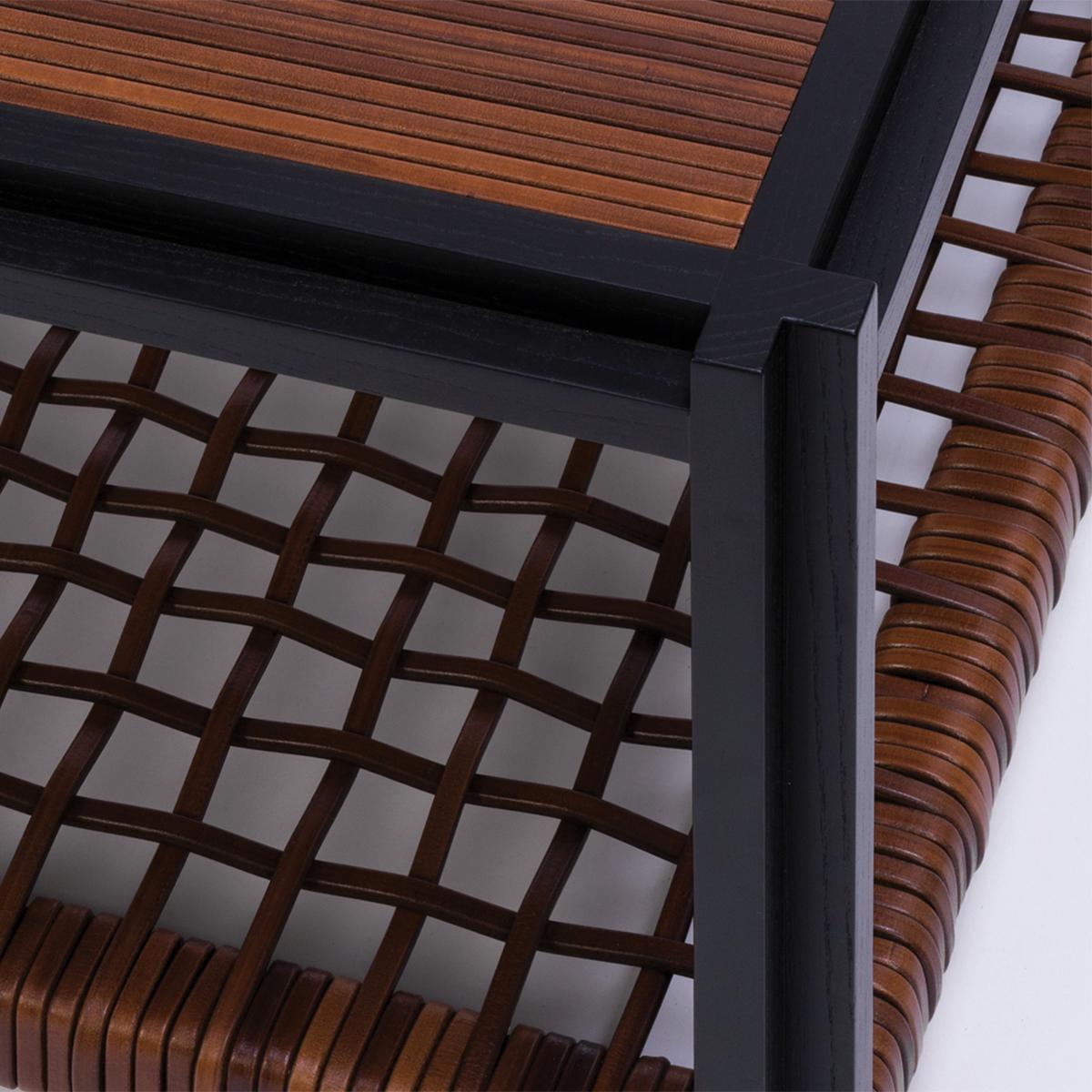 XXIe siècle et contemporain Table basse en cuir Enlaced en vente